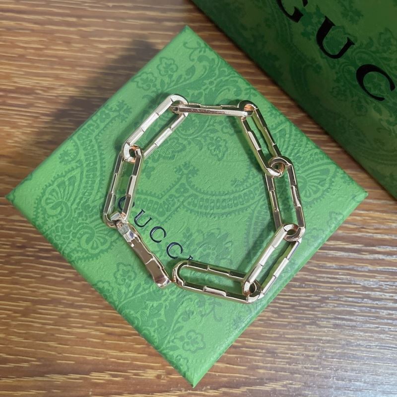 G*u*i bracelets